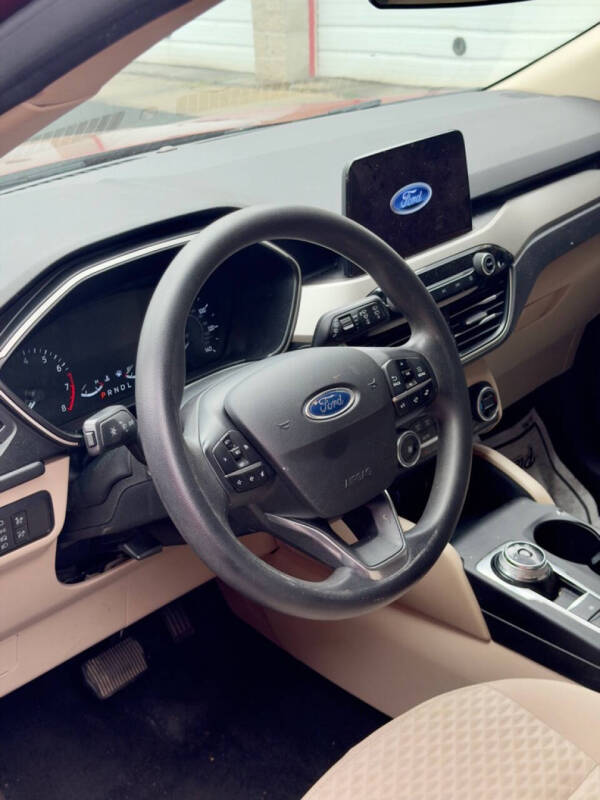 2020 Ford Escape SE