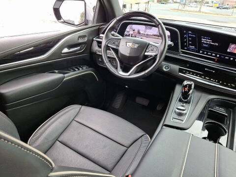 2023 Cadillac Escalade Sport