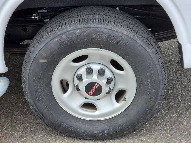 2024 GMC Savana 2500