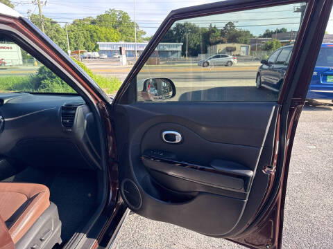 2017 Kia Soul +