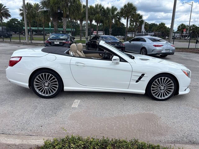 2015 Mercedes-Benz SL-Class 16