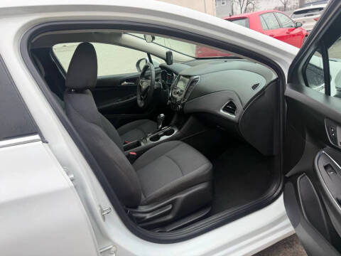 2018 Chevrolet Cruze LT Auto