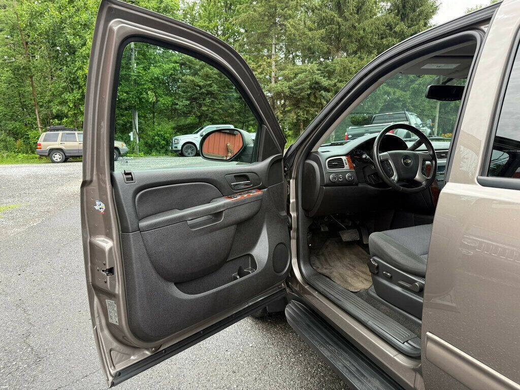 2014 Chevrolet Suburban 19
