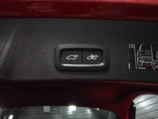 2020 Volvo XC40 T4 R-Design