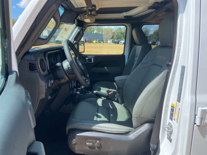 2025 Jeep Gladiator Mojave X