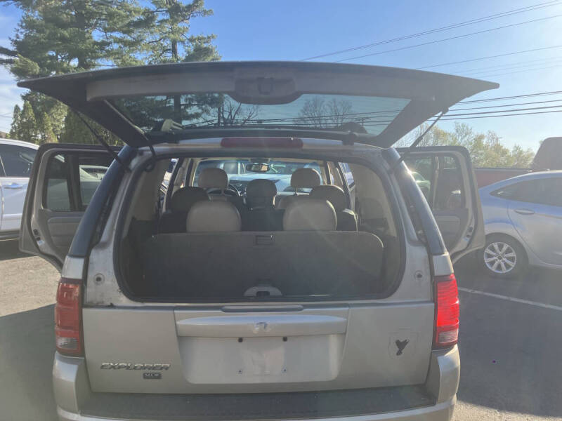 2004 Ford Explorer XLT