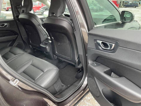 2023 Volvo XC60 B5 Plus Bright Theme