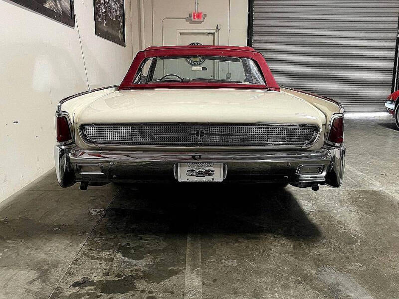 1961 Lincoln Continental