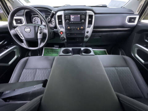 2017 Nissan Titan