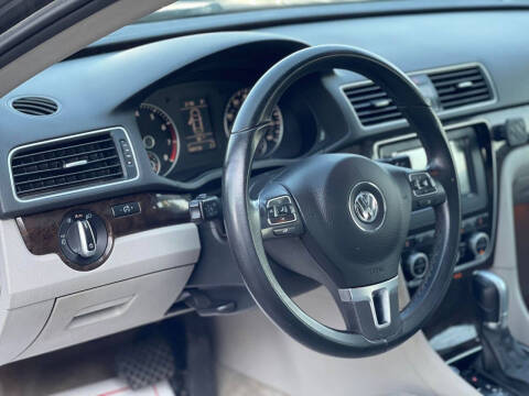 2015 Volkswagen Passat 1.8T SEL Premium