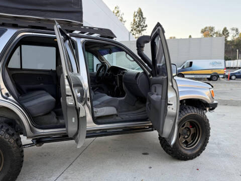 2002 Toyota 4Runner SR5