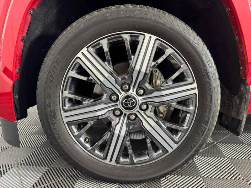 2023 Toyota Sequoia Capstone