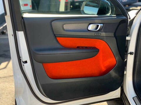 2019 Volvo XC40 T5 R-Design