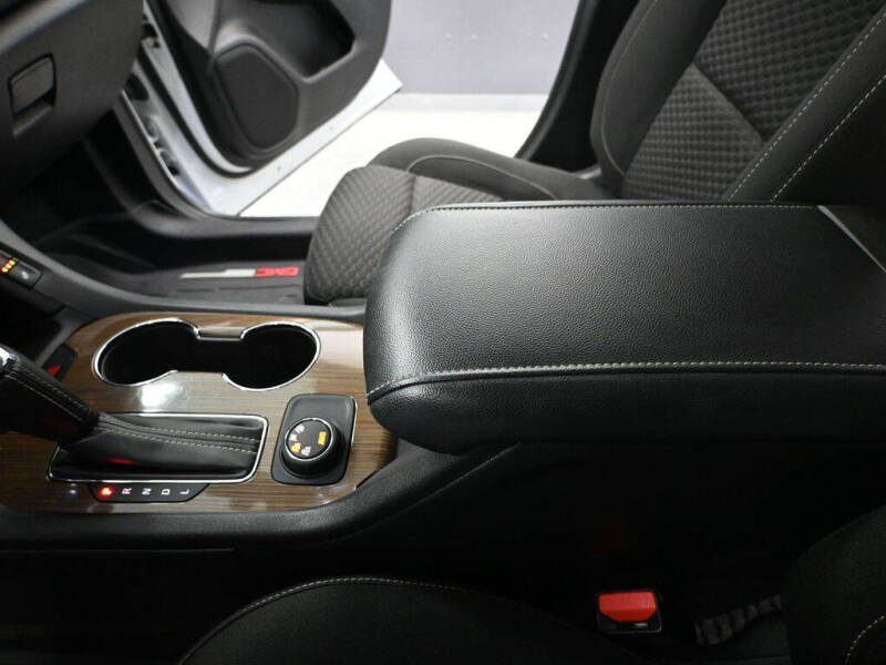 2017 GMC Acadia SLE-2