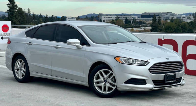 2016 Ford Fusion SE photo 4