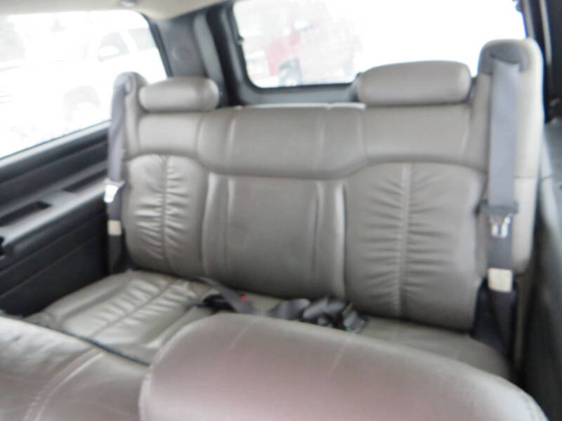 2002 Chevrolet Suburban 1500 LT