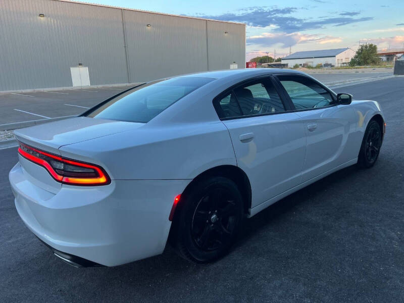 2017 Dodge Charger SE