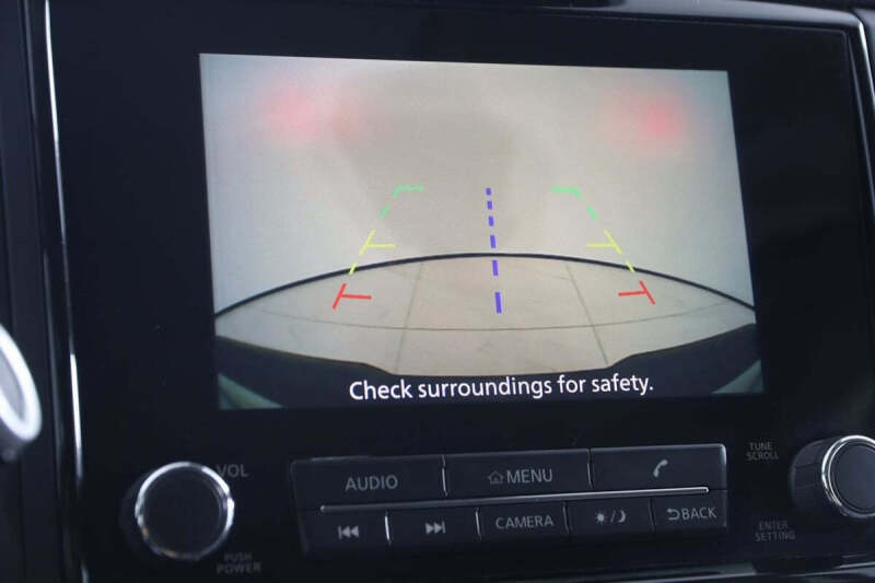 2023 Nissan Titan SV