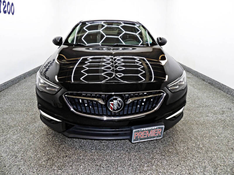 2019 Buick Regal Sportback Essence photo 2