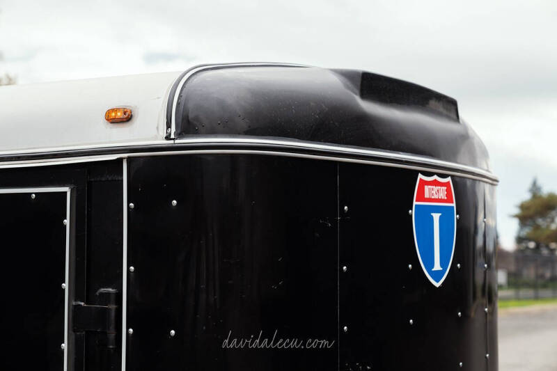 2017 Interstate 1AXLE