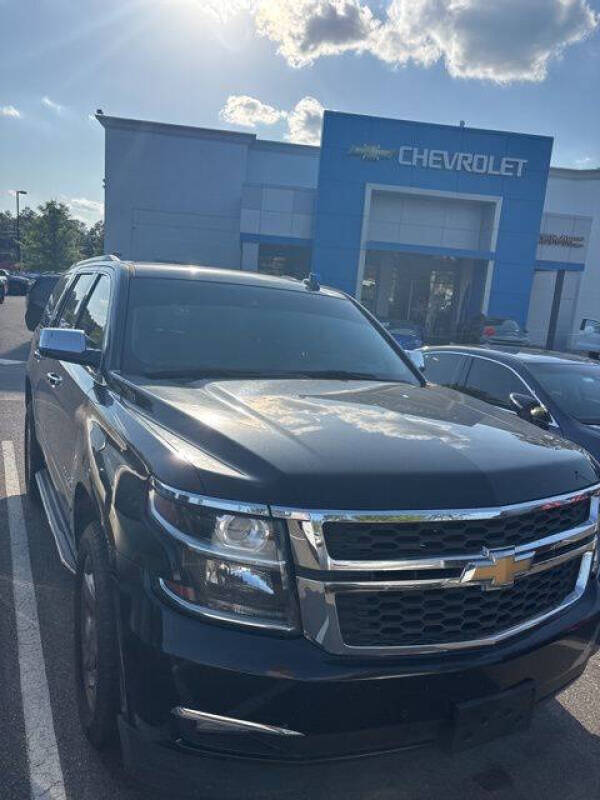Used 2018 Chevrolet Tahoe Premier with VIN 1GNSKCKC8JR244253 for sale in Lighthouse Point, FL