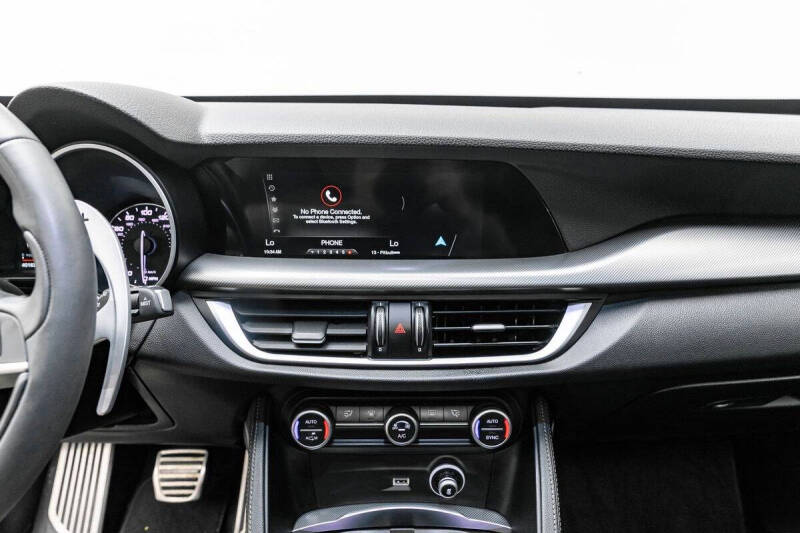 2018 Alfa Romeo Stelvio Sport