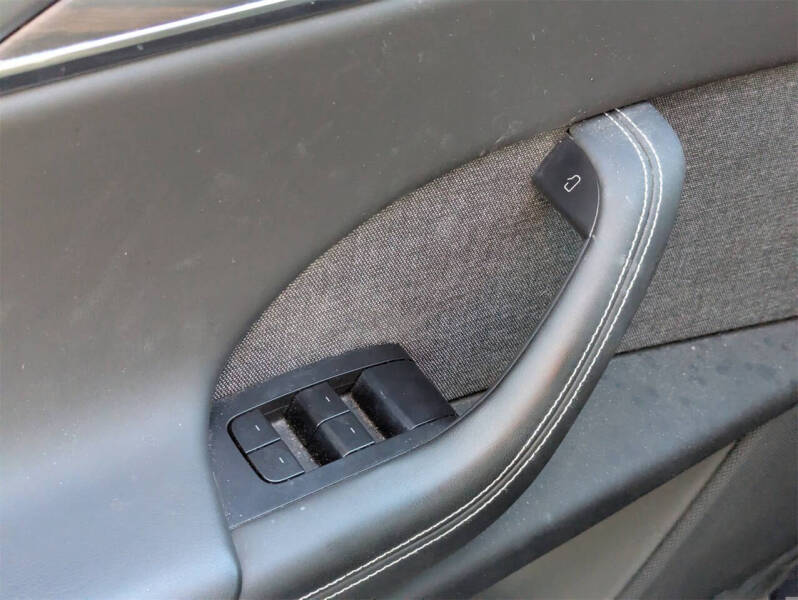 2023 Tesla Model X Standard Range