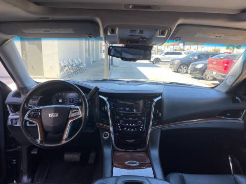 2016 Cadillac Escalade Luxury Collection