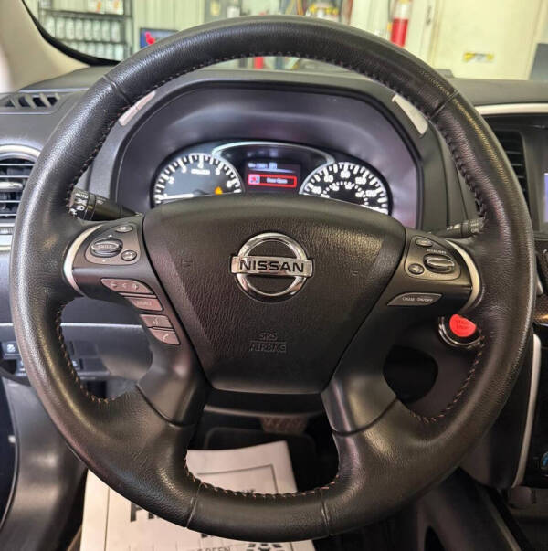 2019 Nissan Pathfinder SV