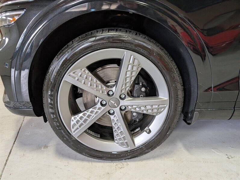 2023 Genesis GV70 2.5T Standard