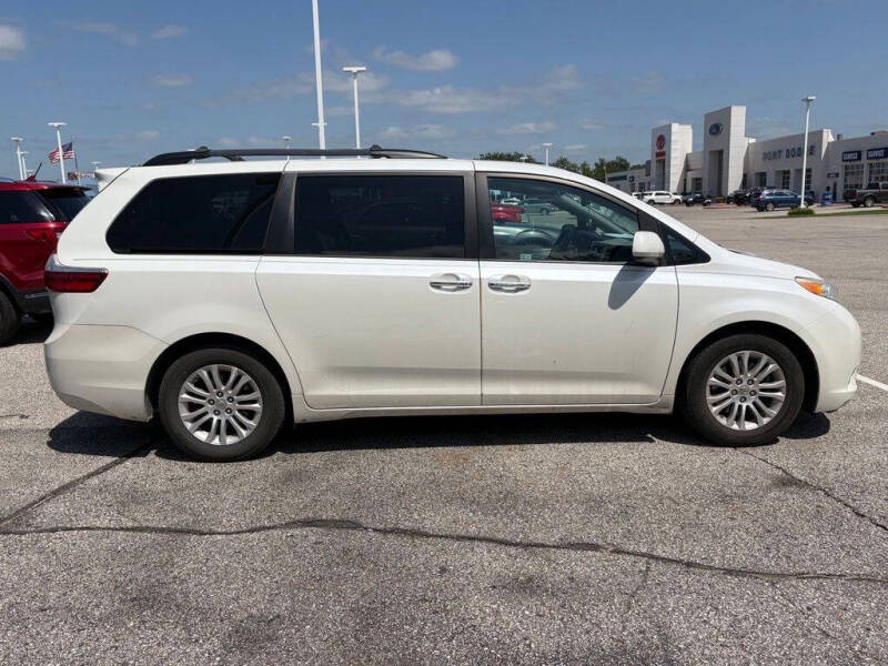 2015 Toyota Sienna
