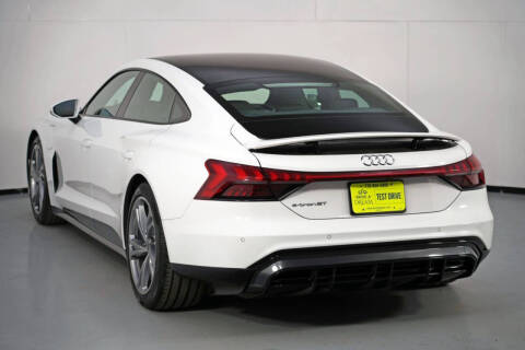 2022 Audi e-tron GT quattro Premium Plus