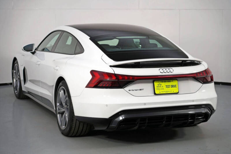 2022 Audi e-tron GT quattro Premium Plus