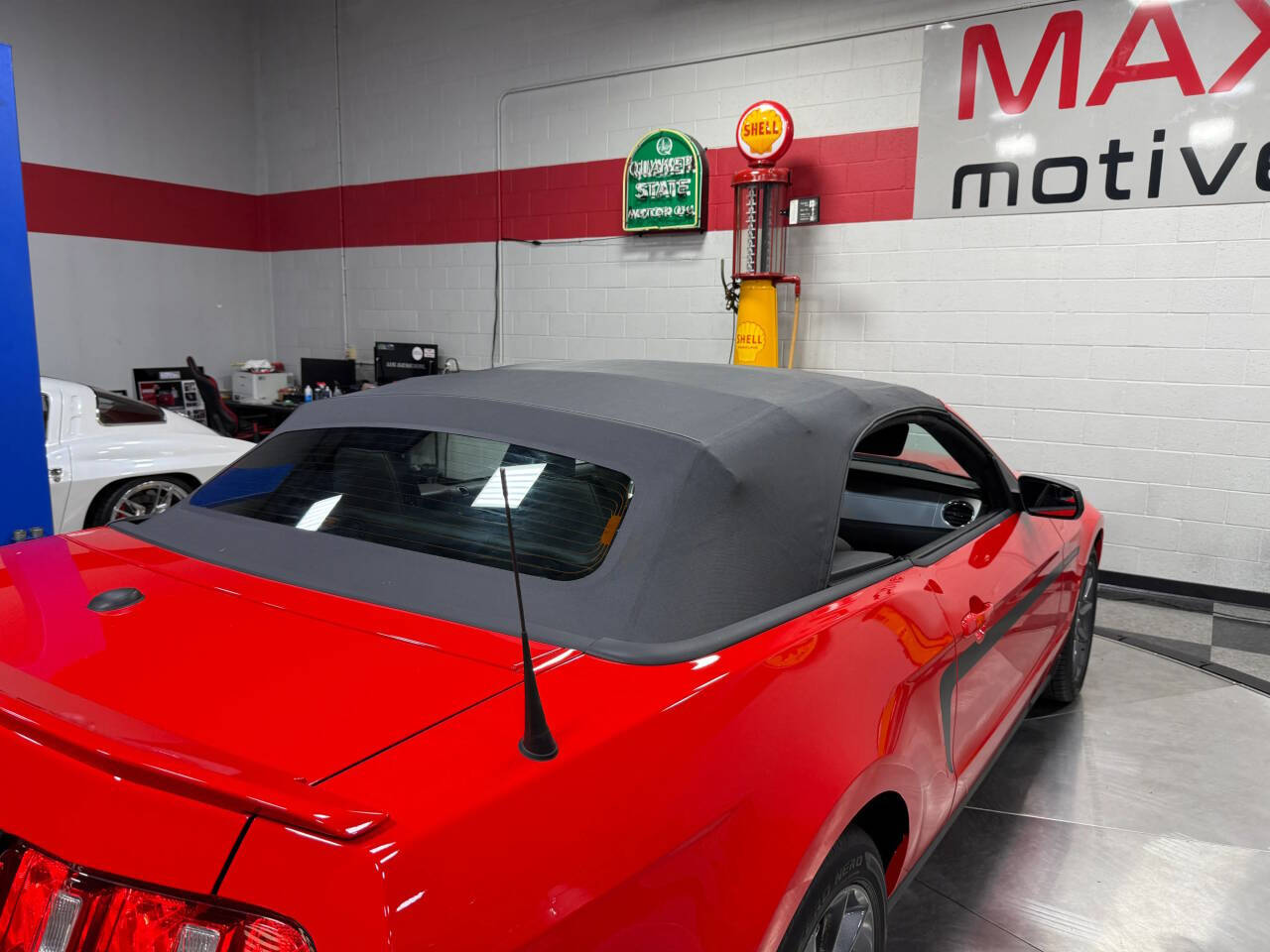 2011 Ford Mustang 122