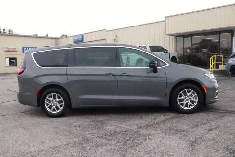 2025 Chrysler Pacifica Select