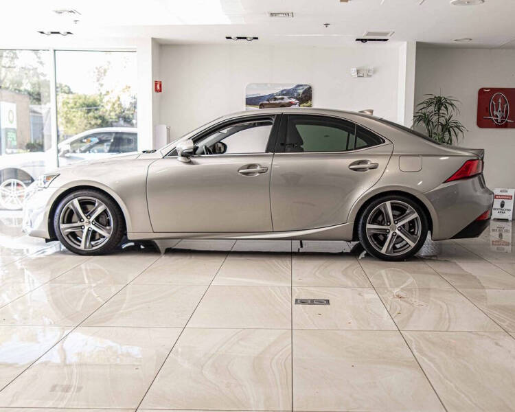 2017 Lexus IS 300