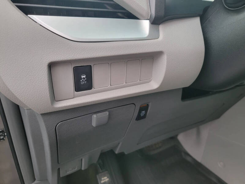 2017 Toyota Sienna LE 7-Passenger