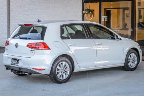 2016 Volkswagen Golf TSI S