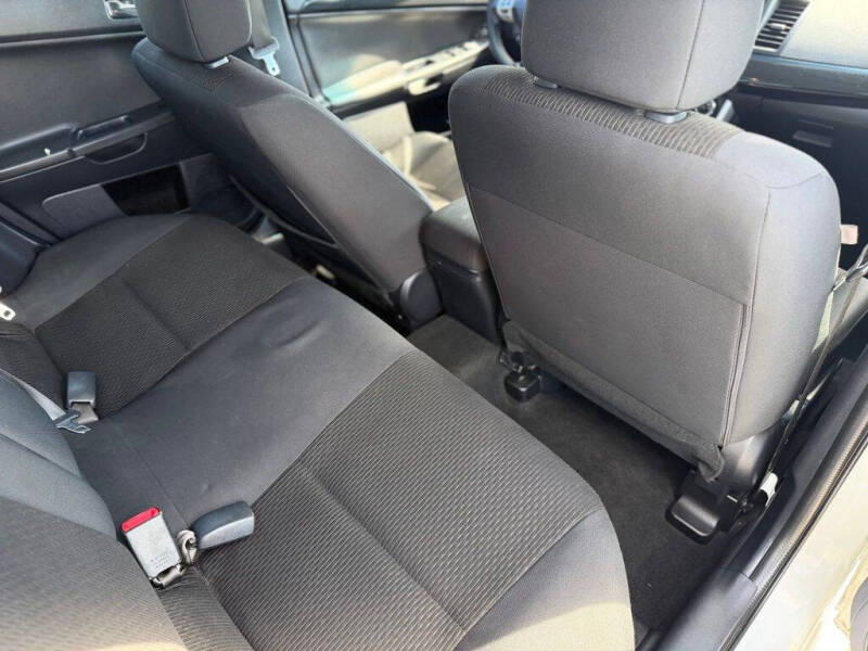 2017 Mitsubishi Lancer ES