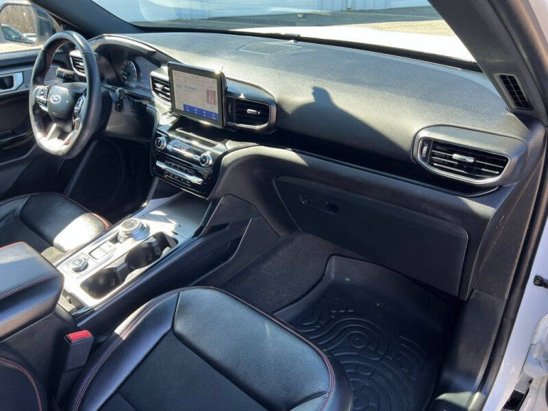2024 Ford Explorer ST-Line