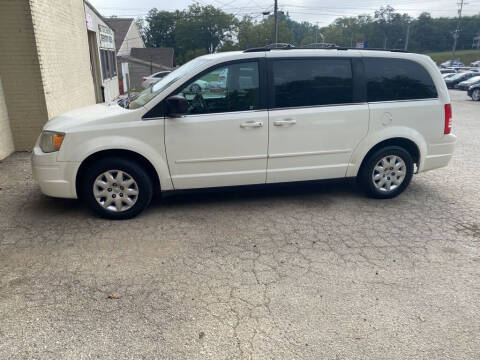 2010 Chrysler Town and Country for sale at Doug Dawson Motor Sales in Mount Sterling KY