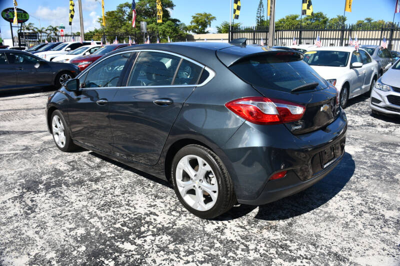 2017 Chevrolet Cruze Premier photo 7