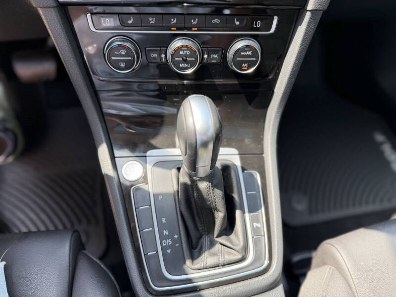 2015 Volkswagen Golf TSI SEL