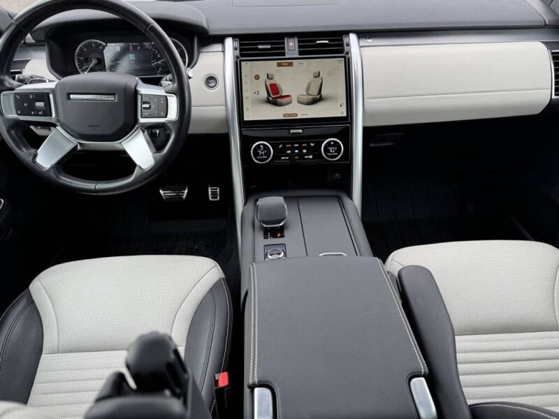 2023 Land Rover Discovery P300 S R-Dynamic