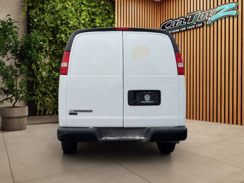 2021 Chevrolet Express 2500
