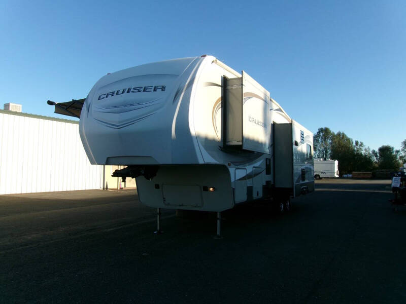 2015 Crossroads RV Cruiser 305RS