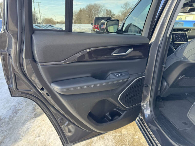 2022 Jeep Grand Cherokee Laredo