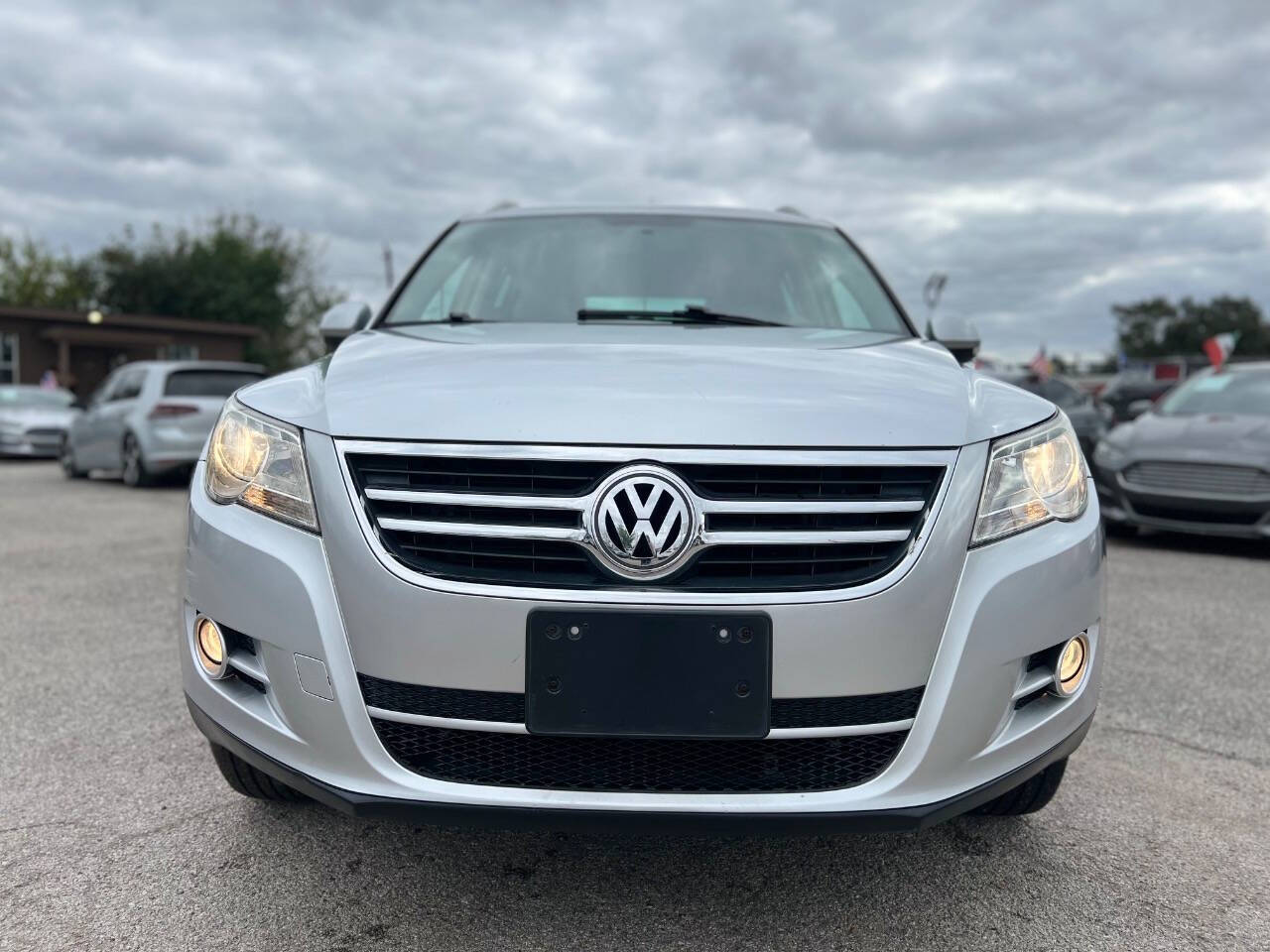 2011 Volkswagen Tiguan for sale at J-R Auto Sales LLC in Houston, TX