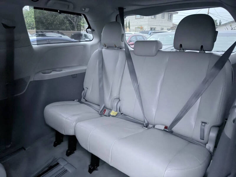2011 Toyota Sienna