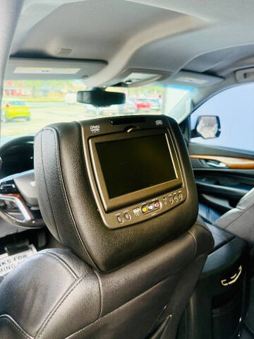 2017 Cadillac Escalade Standard